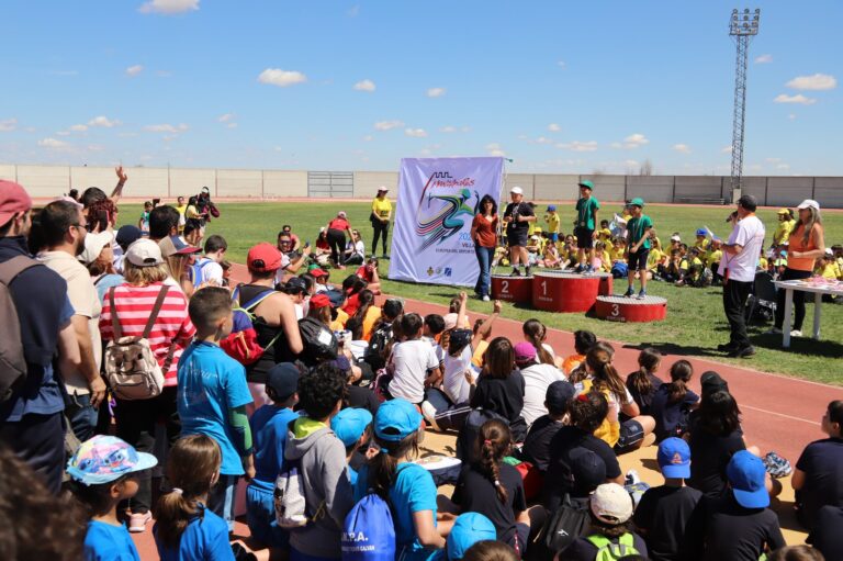 Manzan Ayuntamiento Involucra a Más de Mil Estudiantes en Olimpiadas Escolares: Fomentando el Deporte, Convivencia y Valores