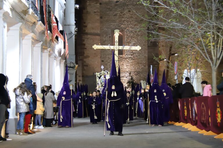 Misterio y Devoción: La Procesión del Silencio en la Madrugada del Viernes Santo
