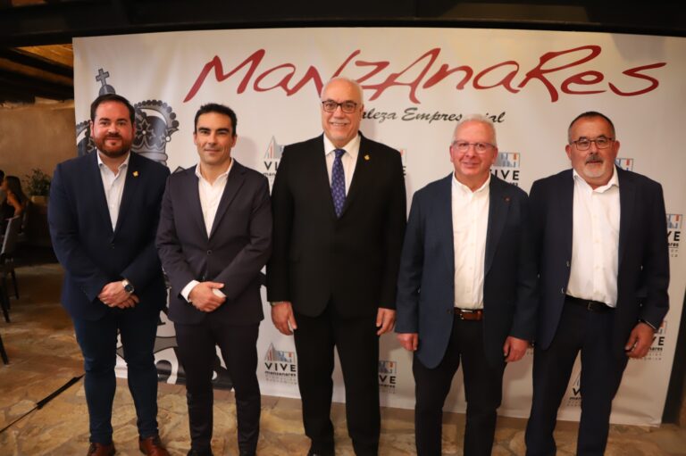 Premios Empresariales del Ayuntamiento de Manzanares otorgados a Cárnicas Márquez, Metalpino y Prevenziona en el XI Concurso Emprende