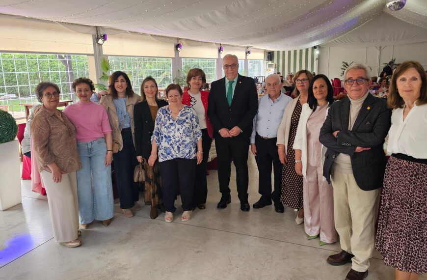 Unidos en Solidaridad: Ciudadanía y Alcalde Julián Nieva Conmemoran la Comida Anual de AECC Manzanares