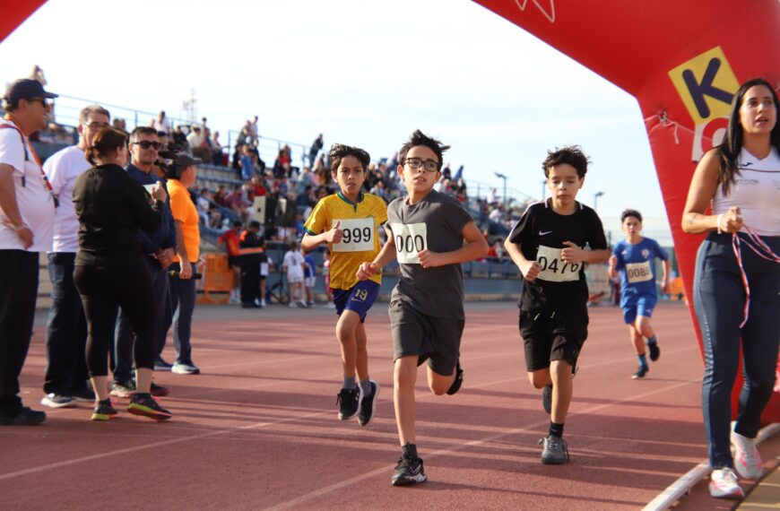 300 Niños Aged 5-16 Años Participan en la Carrera Mini 2026
