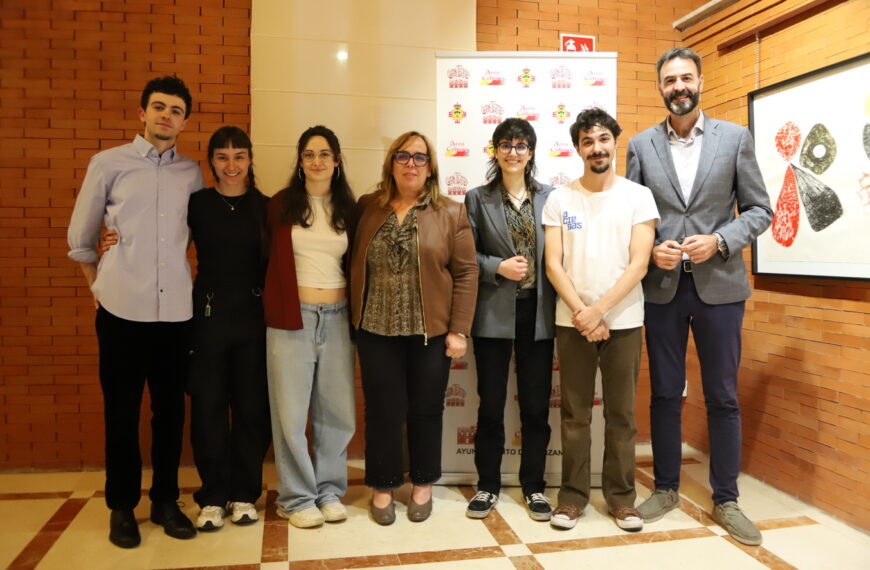 A Ciegas presenta ‘Bajo la Tierra que Pisamos’ en el Gran Teatro para deleite del público de Manzanares
