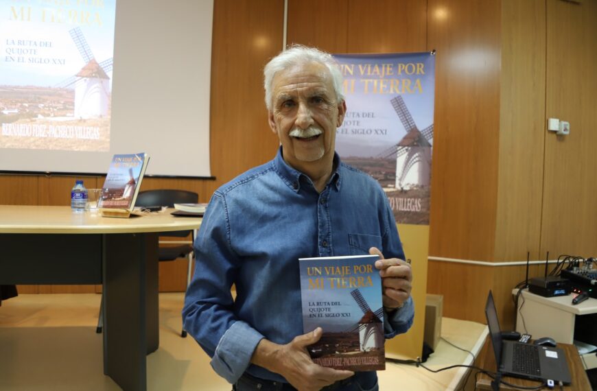 Bernardo Fernández-Pacheco Invita a Recorrer la Ruta de Quijote en su Presentación de ‘Un Viaje por mi Tierra’ en Manzanares