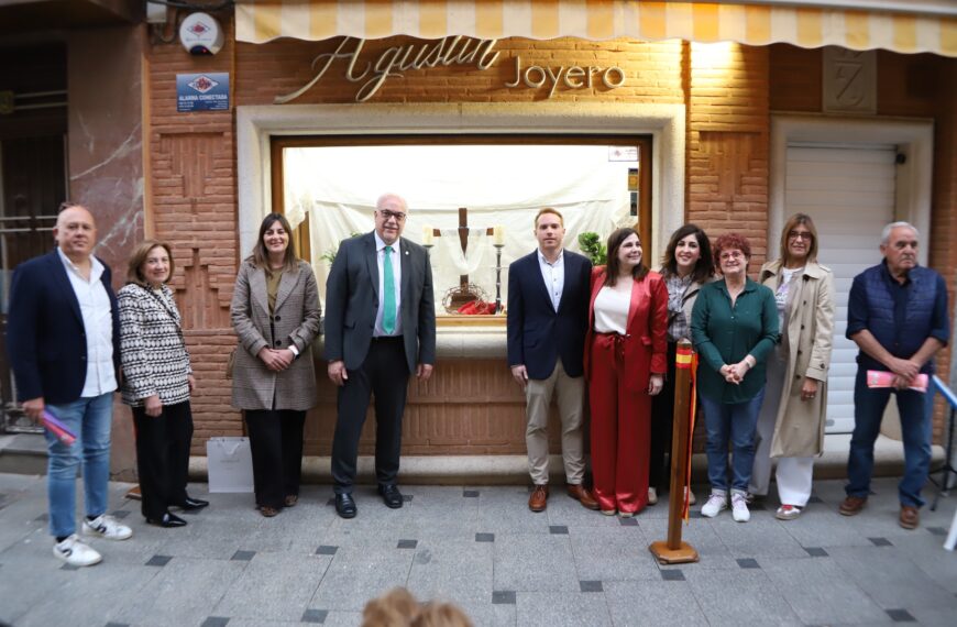 El alcalde Julián Nieva lideró la delegación de la Corporación Municipal en las Rondas y Cruces de Mayo 2026