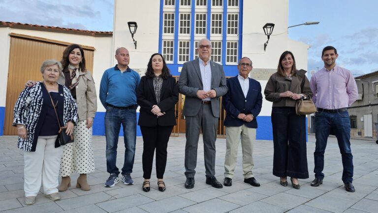 El inicio festivo lleno de nostalgia en el barrio de la Divina Pastora de la mano de Alberto Torrijos