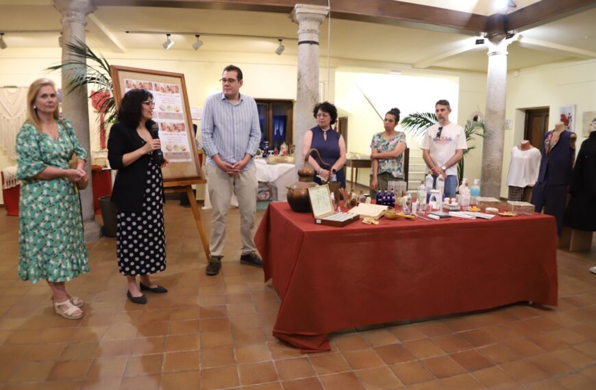 Inaugurada la Exposición de Clausura del Curso 2025-26 en la Universidad Popular de Manzanares