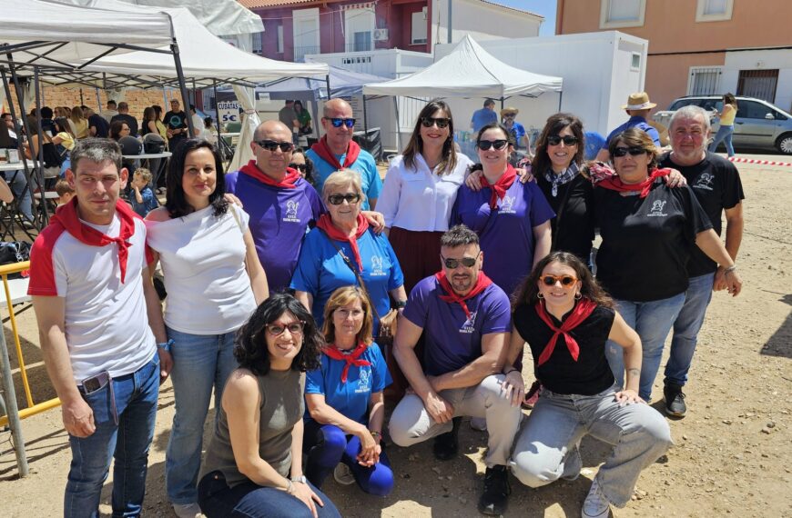 Renace la Tradición: Cientos Acuden a las Migas de las Fiestas de la Divina Pastora en un Brillante Primero de Mayo