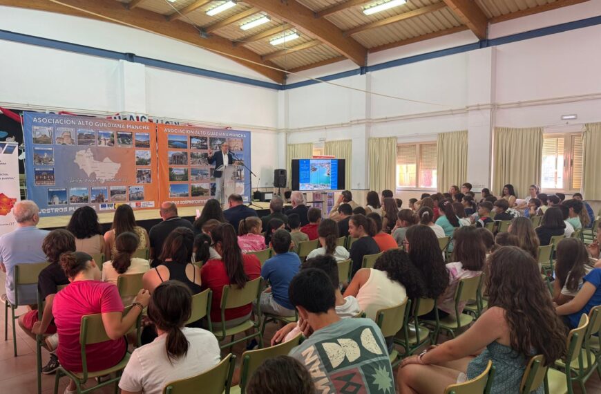 Alto Guadiana Mancha presenta en Manzanares las nuevas unidades didácticas comarcales para acercar el territorio a las aulas