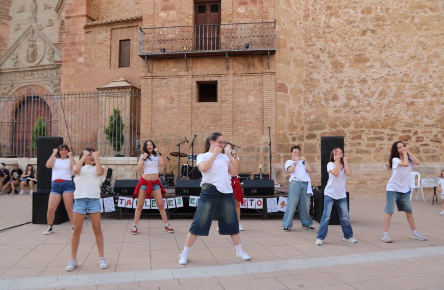 Cierre Oficial de ‘Talleres en Abierto’ de la Casa de la Juventud Manzanares se Celebra en la Plaza Principal