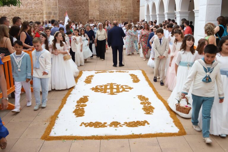 Delegación del Ayuntamiento de Manzanares Asiste a los Actos de la Celebración del Corpus Christi 2026