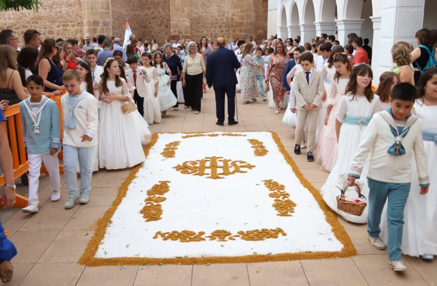 Delegación del Ayuntamiento de Manzanares Asiste a los Actos de la Celebración del Corpus Christi 2026