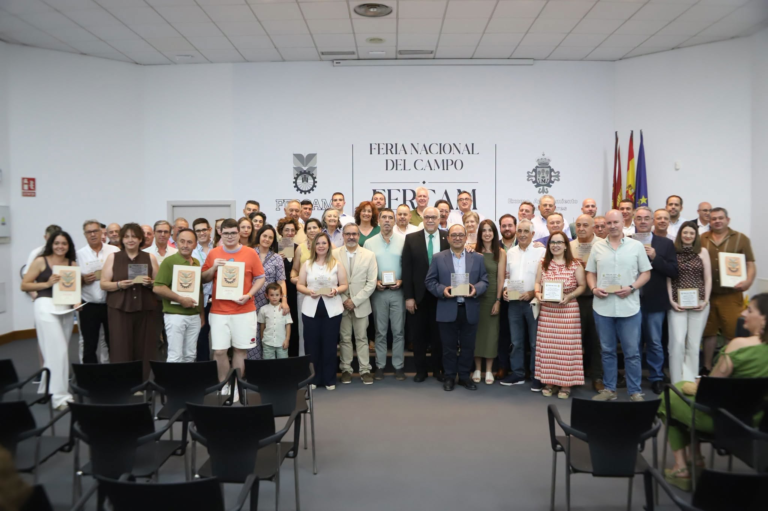 Fercam premia la excelencia y dedicación en el sector primario en su 64ª edición de la Feria Nacional del Campo