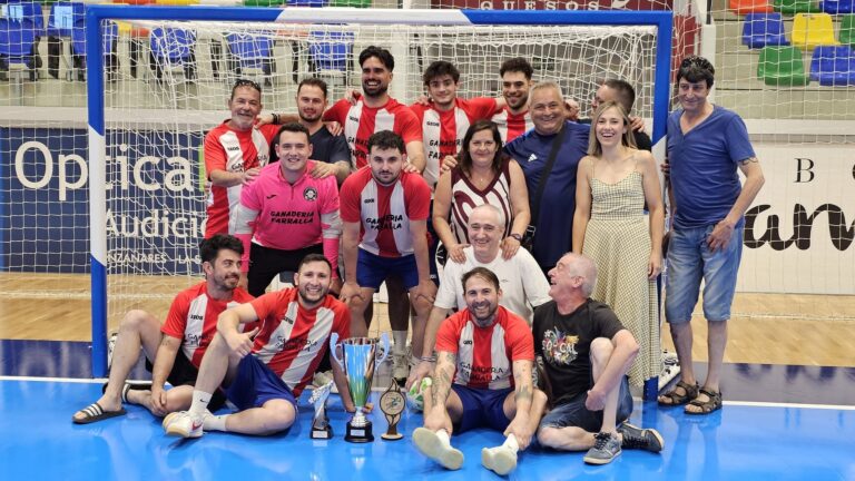 Ganadería Farrallá se corona de nuevo en la liga local de fútbol sala organizada por el Área de Deportes Ayto. Manzanares con una participación de más de doscientas personas