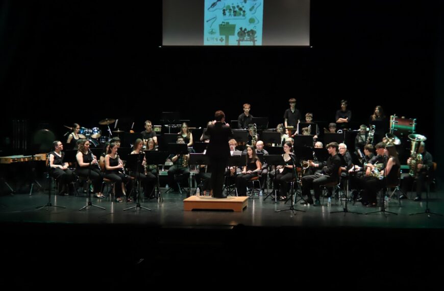 La Banda Juvenil de Manzanares AMC Julián Sánchez-Maroto Infunda el ‘Virus de la Música’ en su Concierto Didáctico al Público de Manzanares