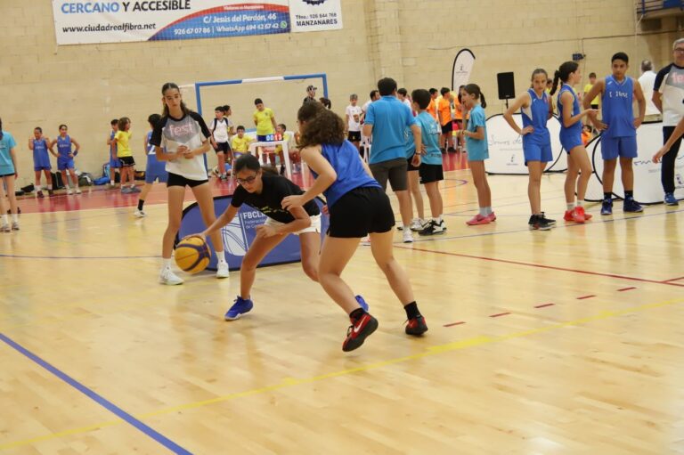 Más de 300 Personas Celebran el Gran Final del Programa #Quijo3x3 en el Polideportivo Municipal y Pabellón ‘Antonio Caba’ en Manzanares