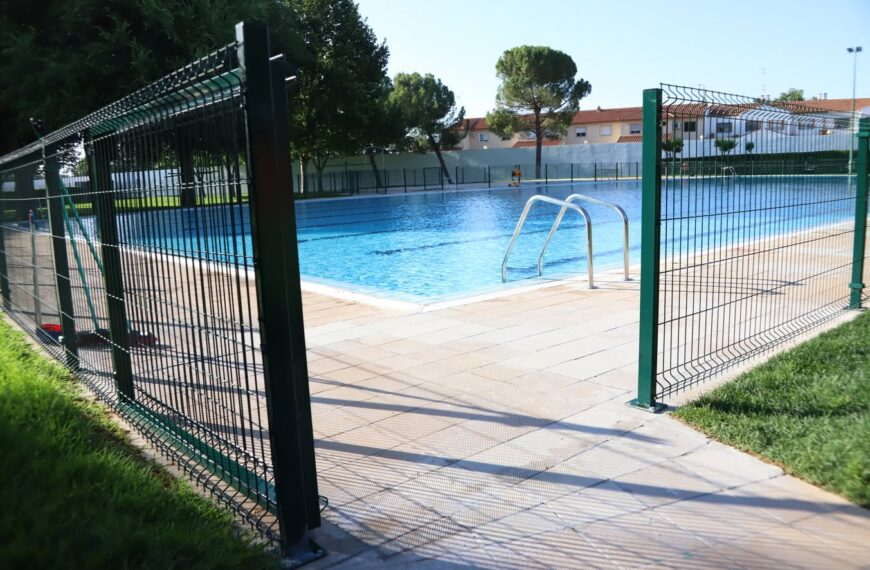 Preparativos en marcha: La Piscina Municipal lista para su inauguración este viernes, 12 de junio