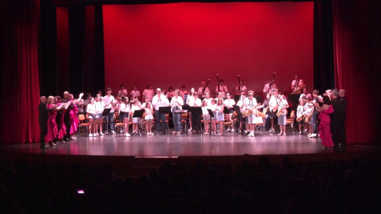 Viaje Global de Melodías: Un Asombroso Recorrido por las Músicas del Mundo en el Festival General de Agrupaciones Musicales en el Gran Teatro, Organizado por la Escuela Municipal de Música y Danza ‘Gui’