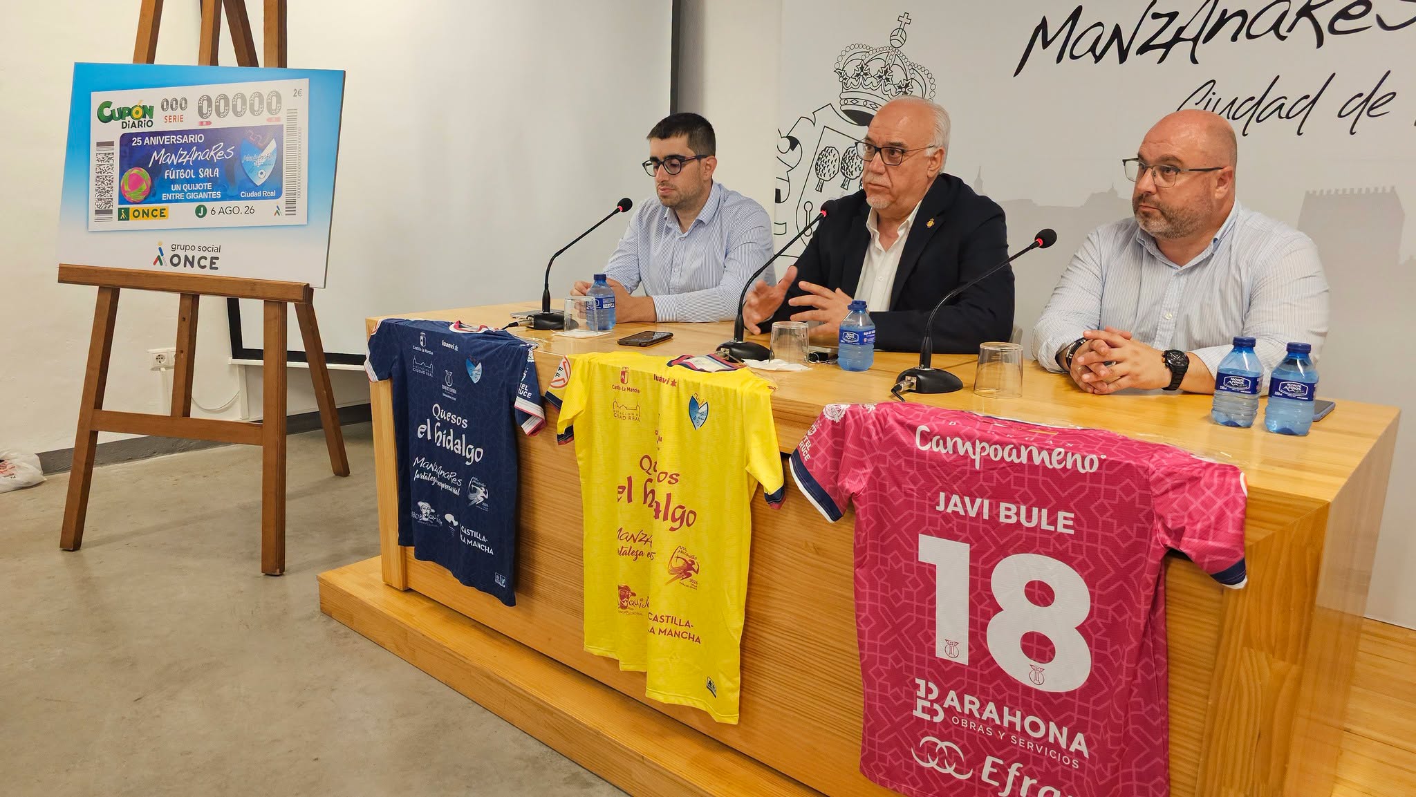 Cinco Millones y Medio de Cupones de la ONCE Celebran el 25º Aniversario del Manzanares Fútbol Sala y Promueven la Unidad, según el Alcalde Julián Nieva