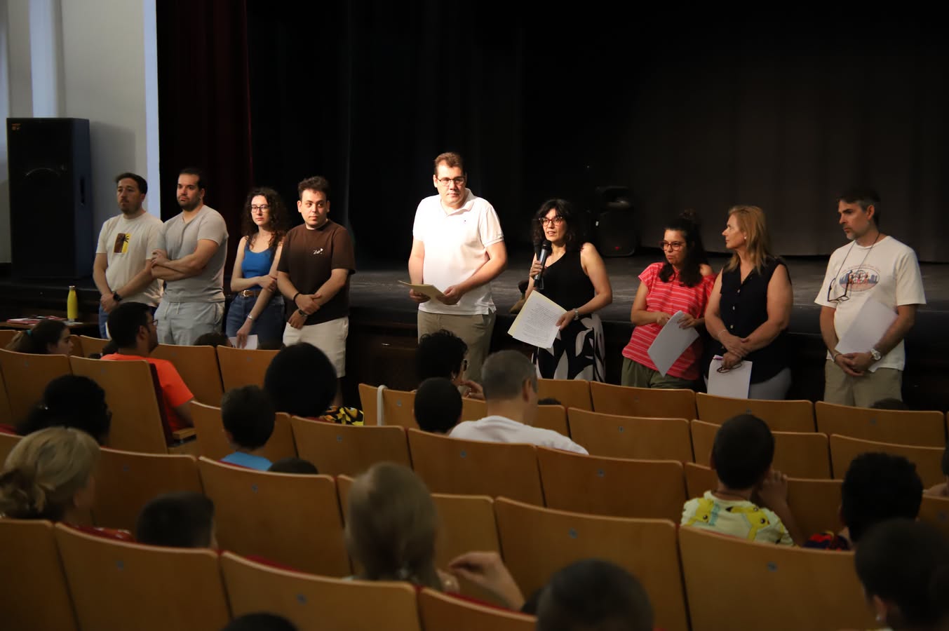 Día de Reuniones Excitantes: La Universidad Popular de Manzanares Inicia su Escuela de Verano al Máximo de Capacidad