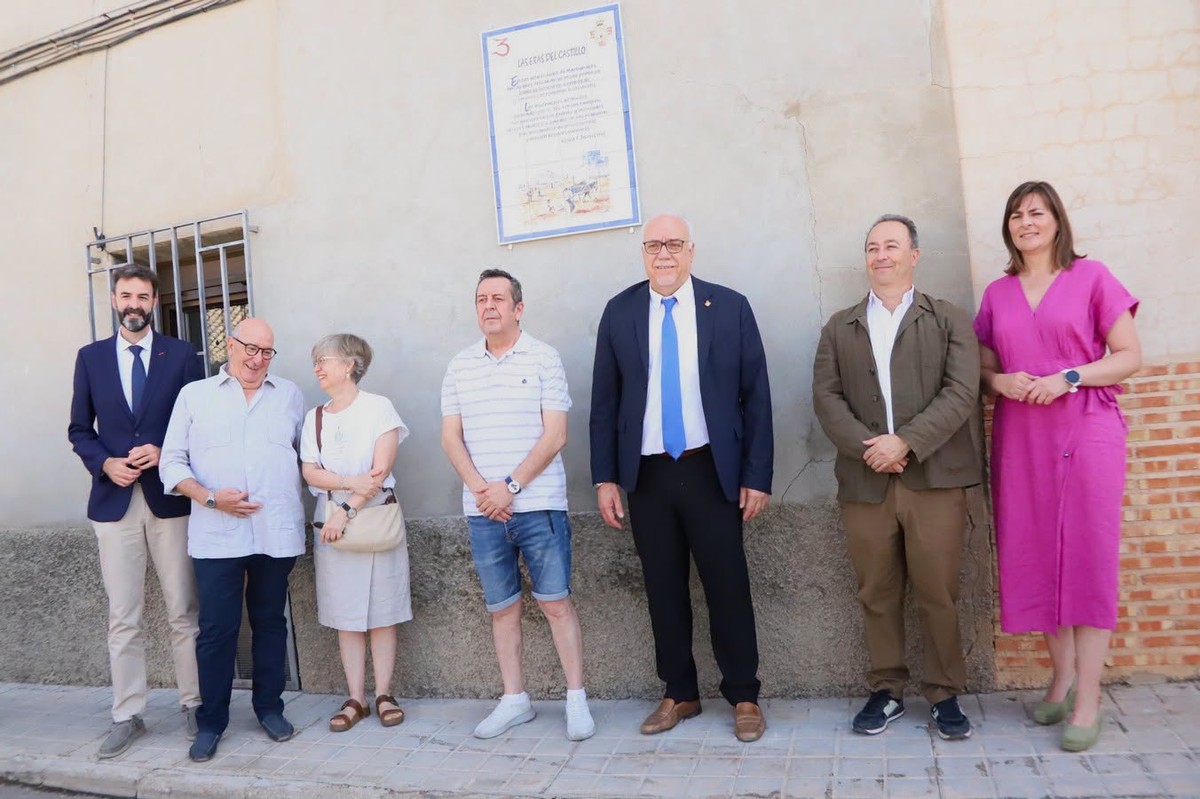 El Zaque lanza ‘Las Eras del Castillo’, una placa cerámica que conmemora la historia de Manzanares, presentada por el alcalde Julian Ni…