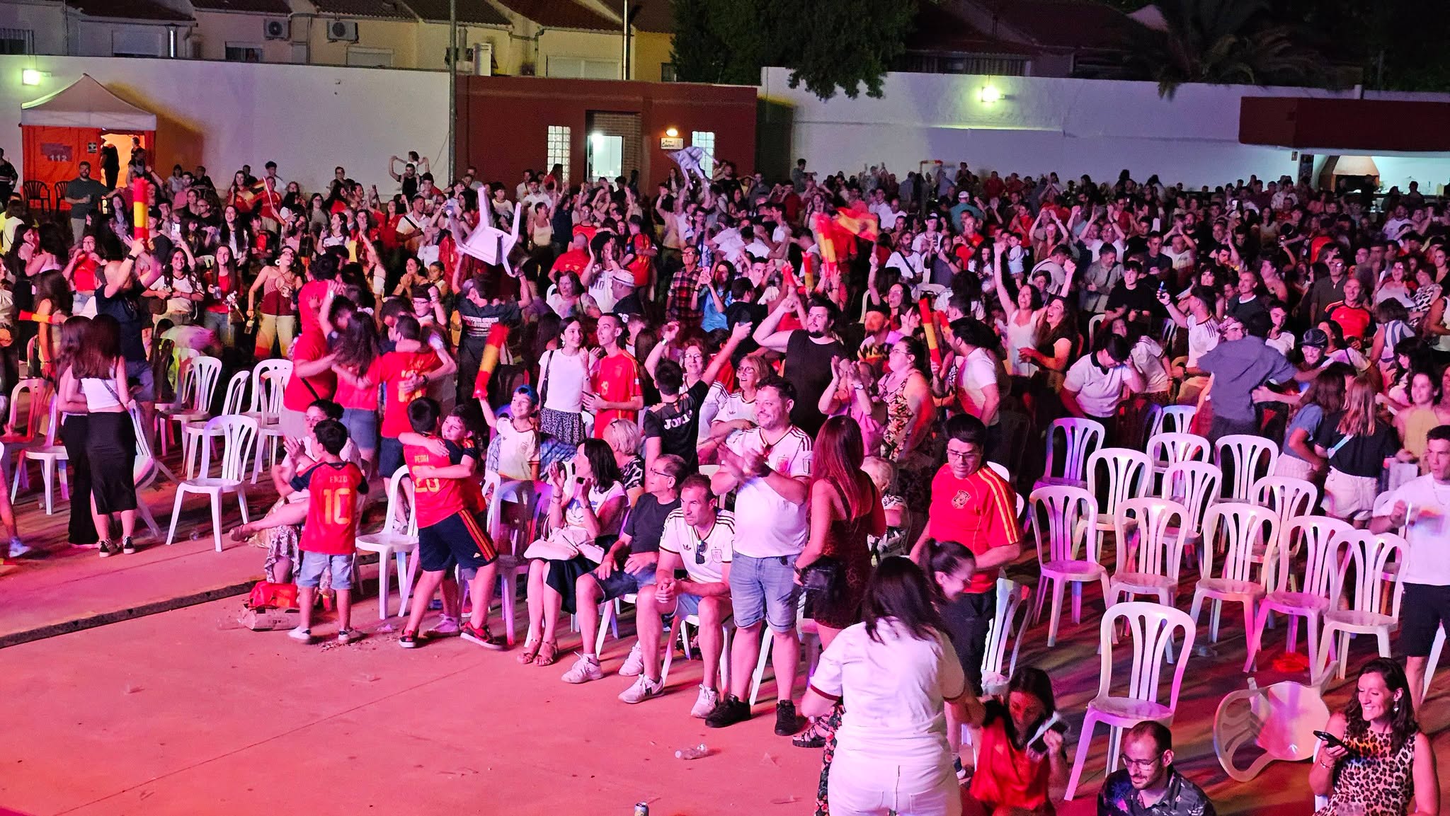 La Multitud Se Une: Más de 2.000 Aficionados Celebran el Avance de la Selección Española a las Semifinales del Mundial 2026 en la Pantalla Gigante Habilitada