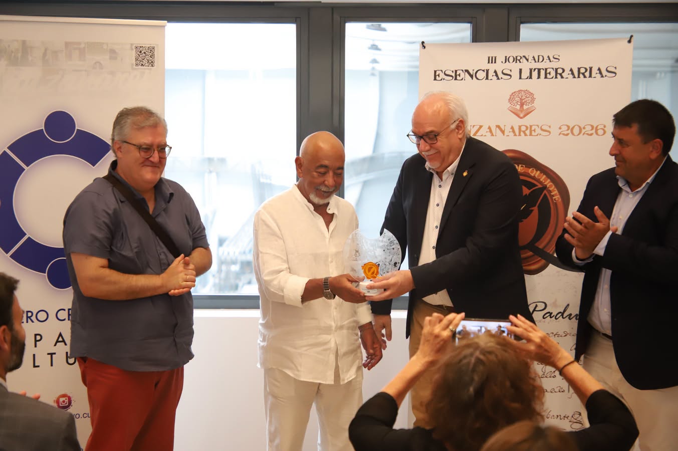 Leonardo Padura estrena el palmarés con el Premio Esencia de Quijote 2026 tras ser galardonado con el Premio Princesa de Asturias de las Letras en 2015