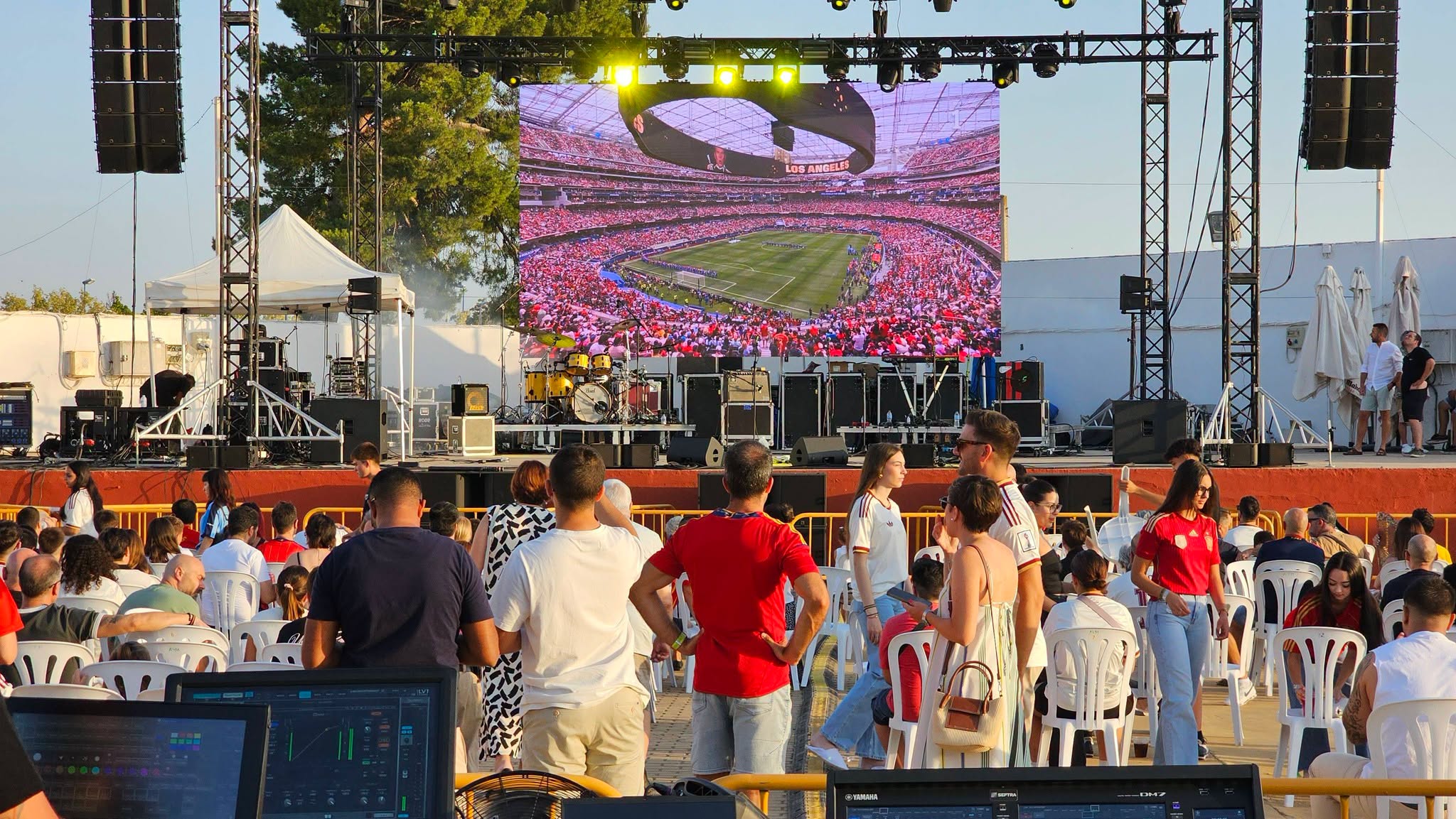 Prepárate para el Partidazo España-Bélgica en la Súper Pantalla de La Pérgola, y Continúa la Fiesta con el Concierto Gratuito de Nacha Pop Oficial