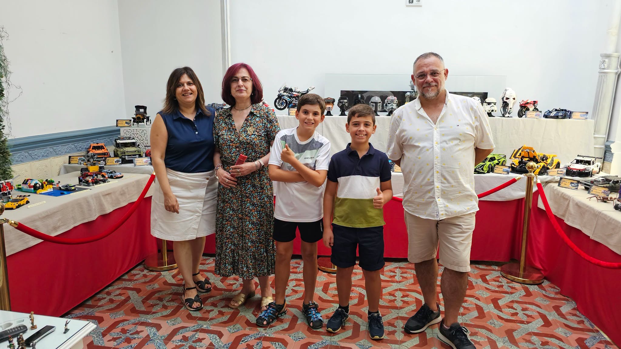 Exposición de Arte Increíble Construida con Lego se Presenta en el Museo Plomhist de Manzanares