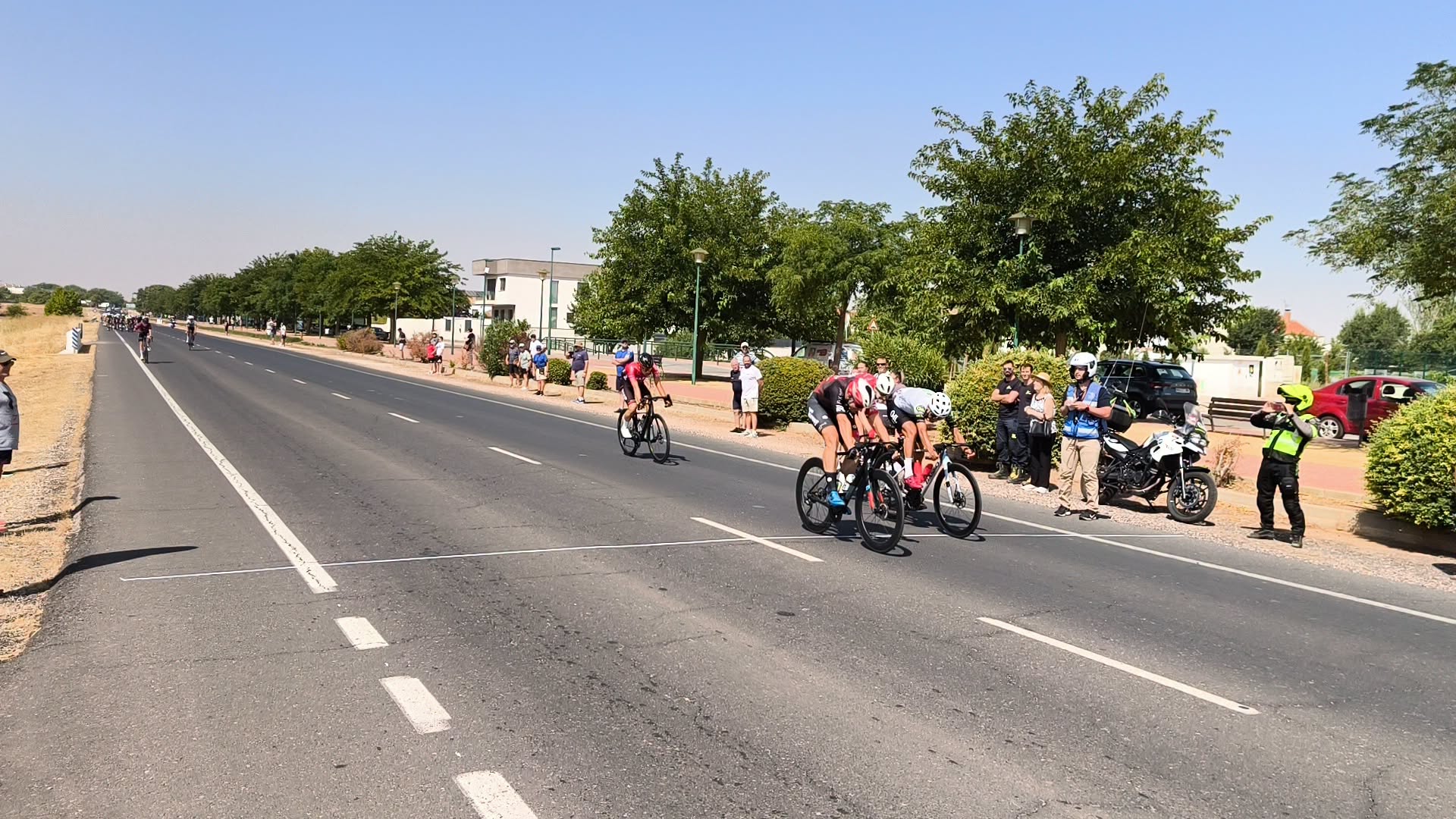 Imparable Carrera: Vivida la Segunda Vuelta Ciclista a toda velocidad en Castilla-La Mancha, Concluyendo la 4ª Etapa en Manzanares