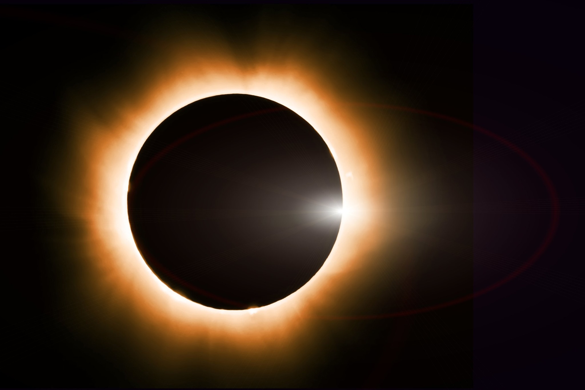 Prepárate para el Eclipse Solar del 12 de Agosto con el Astrónomo Daniel Morales y Optometristas Expertos