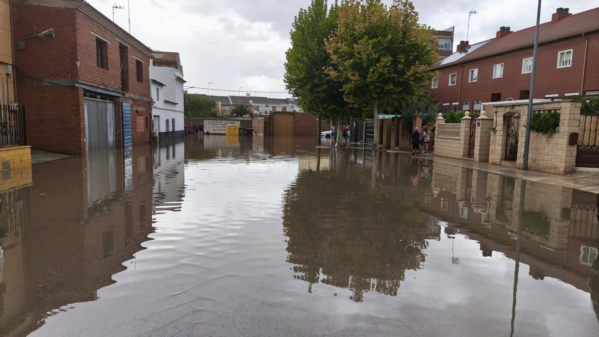 Alerta en Manzanares: Intensa Tormenta a las 3pm Provoca Embalsamientos en Varios Puntos de la Ciudad