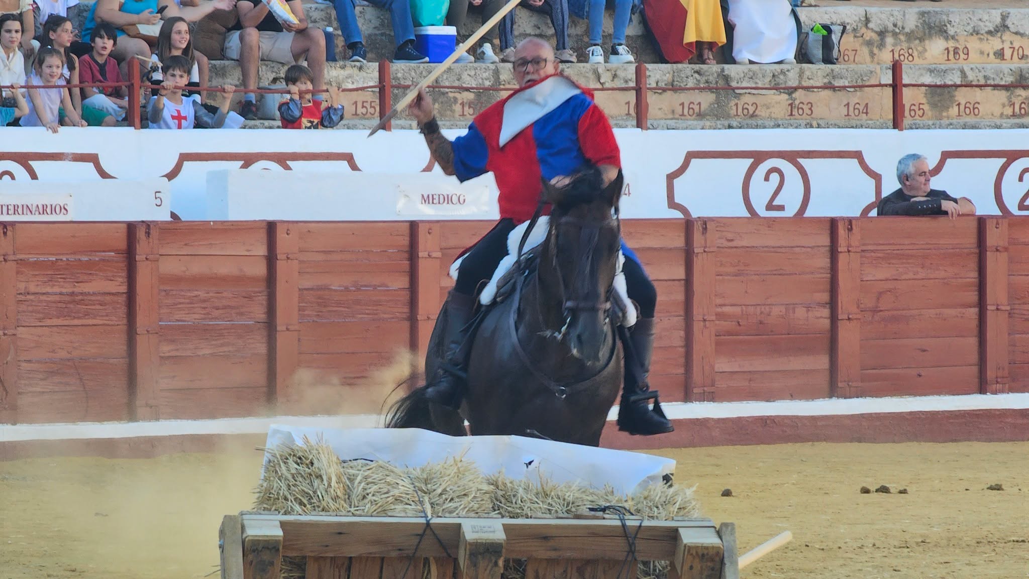 Cancelación de los Juegos Medievales en la Plaza de Toros por Condiciones Resbaladizas