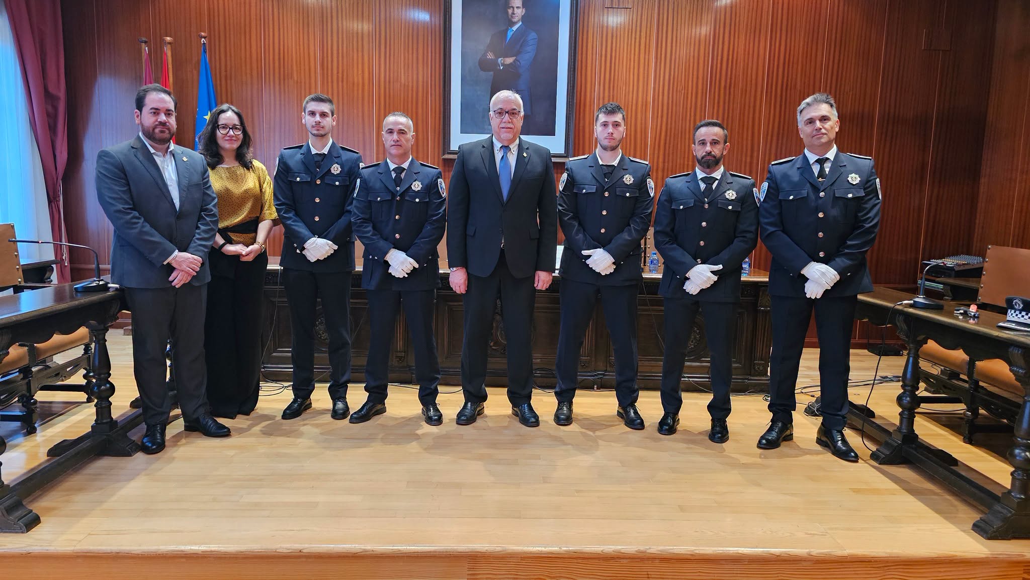 Cuatro Nuevos Agentes se Unen a la Policía Local de Manzanares, Completando al 100% su Plantilla