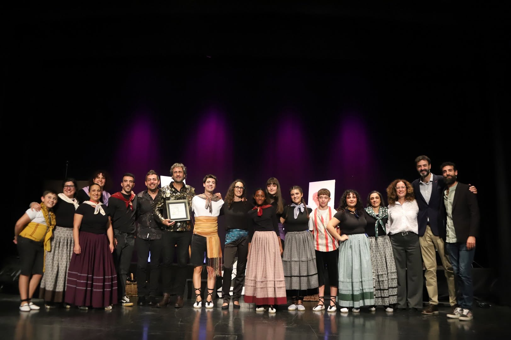 El dúo musical Fetén Fetén, galardonado con el VI Premio ‘Juan Cañí’, en un evento organizado por Manuel De Falla-manzanares Amyd