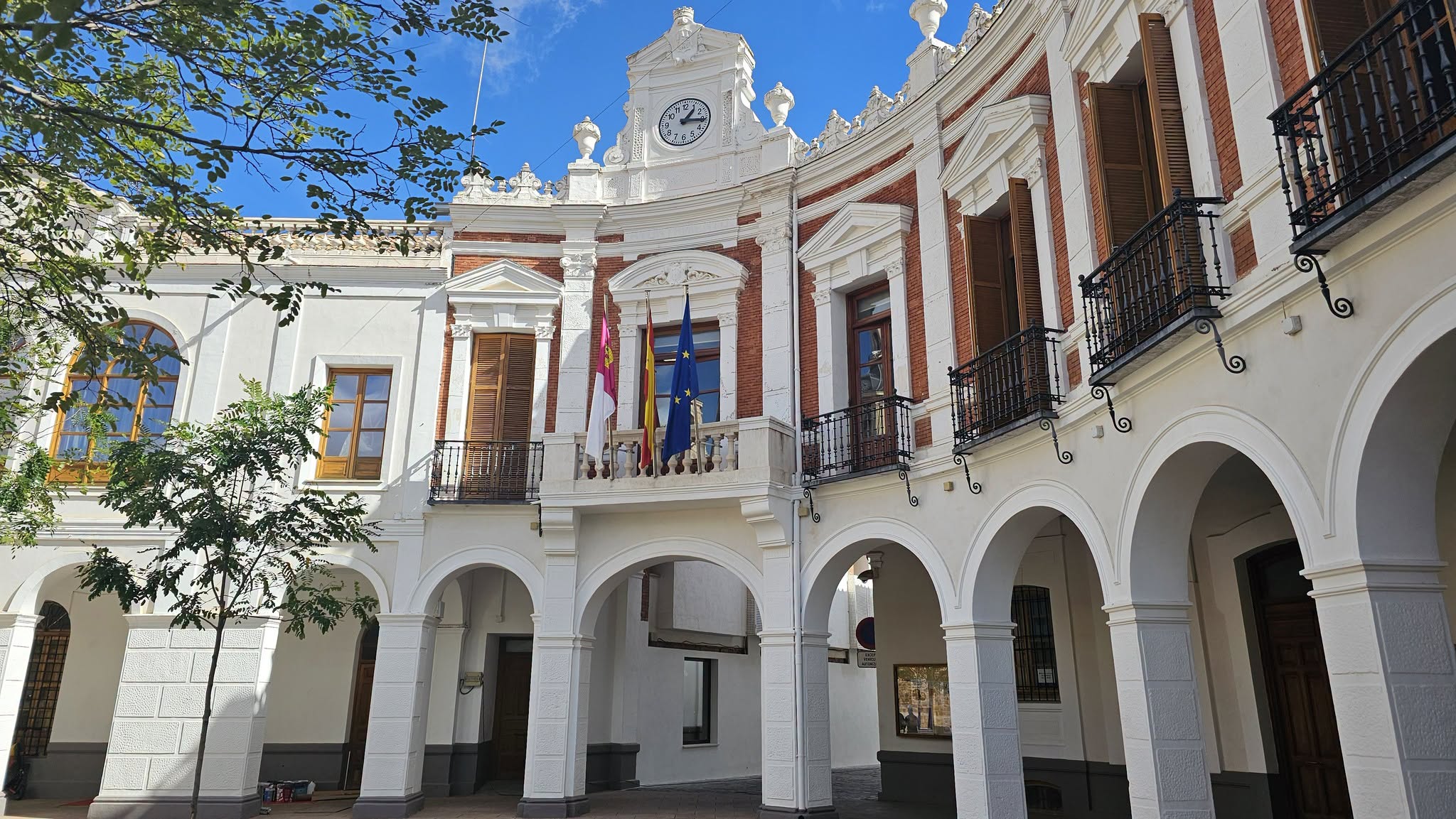 La FEMP Reconoce el Apoyo del Ayuntamiento de Manzanares en la Implementación de Inteligencia Artificial