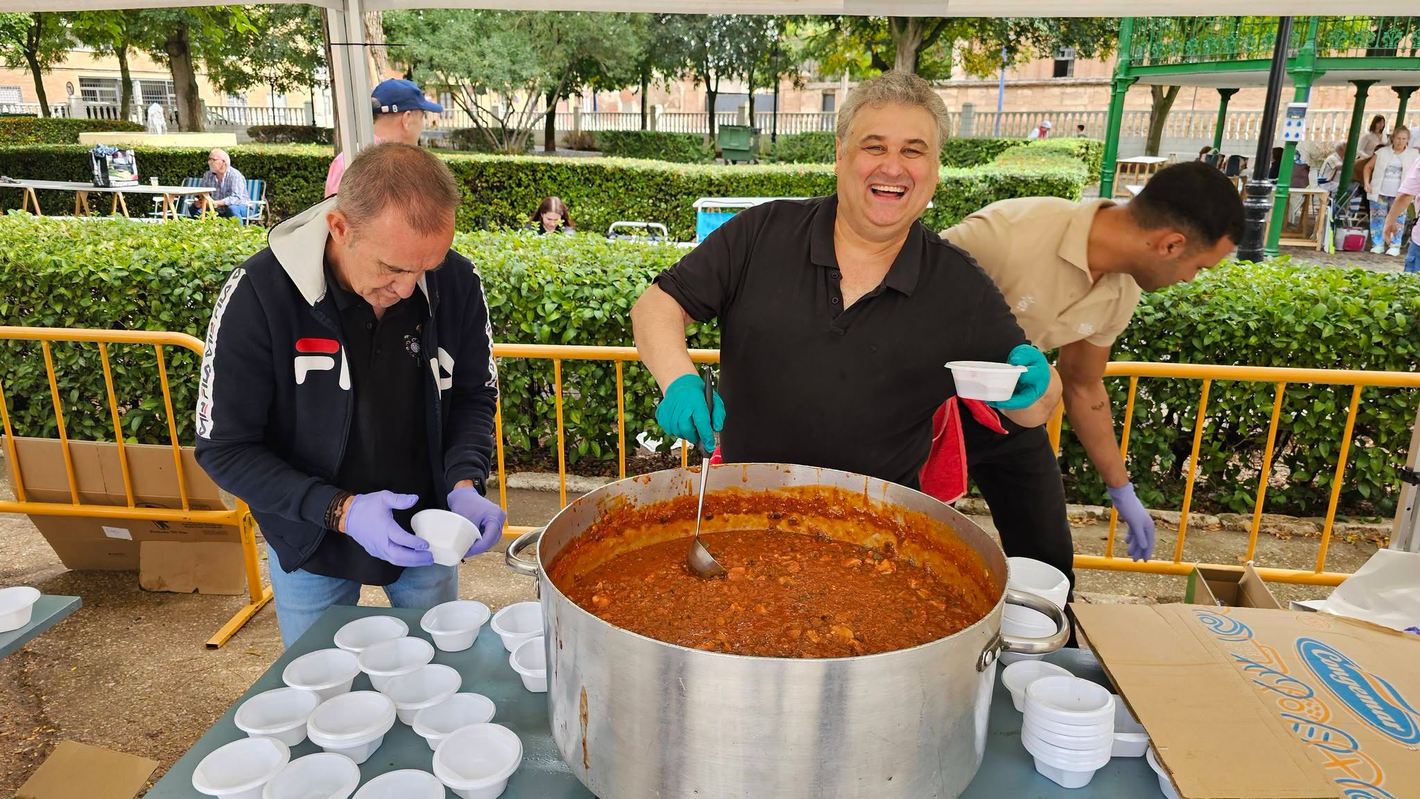 «Lanzamiento oficial de las Jornadas Medievales 2026 con la comida popular: Pisto con magro y Zurra en los Paseos Príncipe de Asturias».