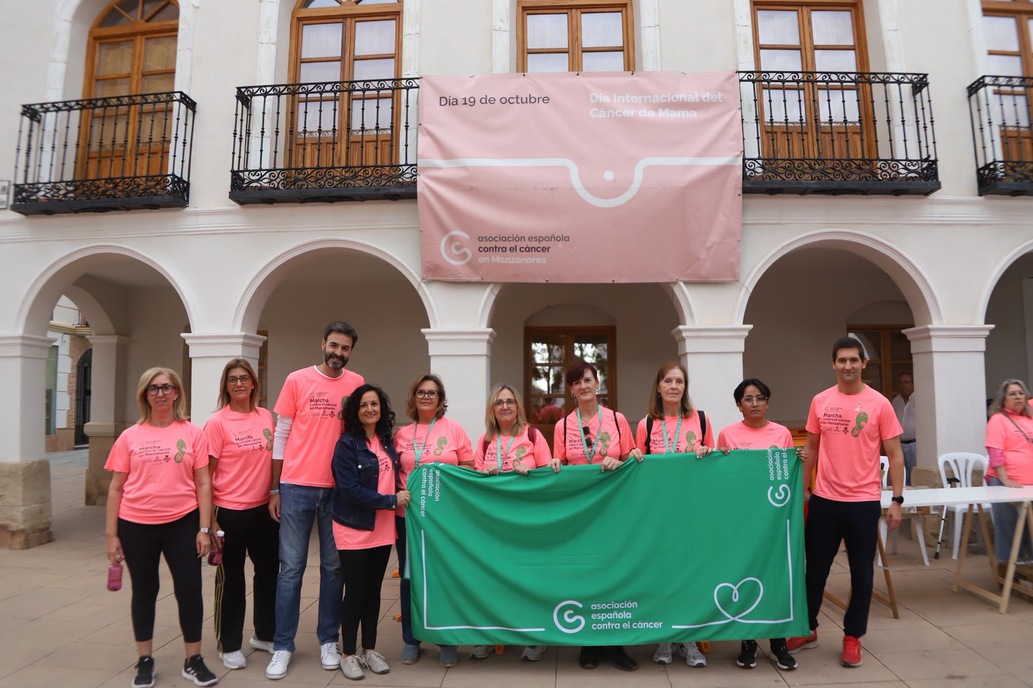 Manzanares se moviliza en gran número para la Marcha Rosa contra el cáncer de mama