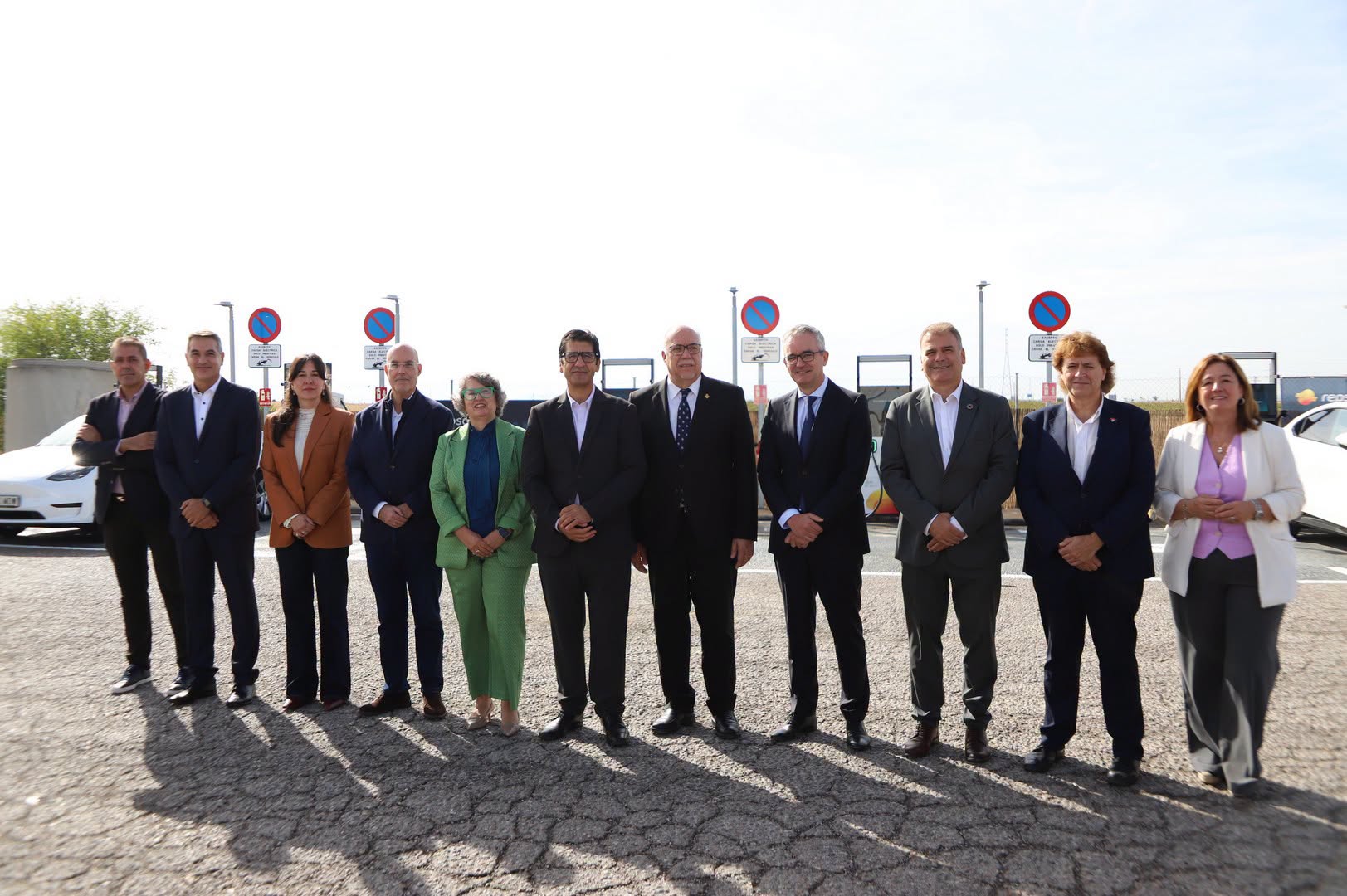 Repsol abre grandioso ‘hub’ de recarga ultra-rápida en Manzanares, ahora con 10 cargadores, uno de los mayores de Castilla-La Mancha
