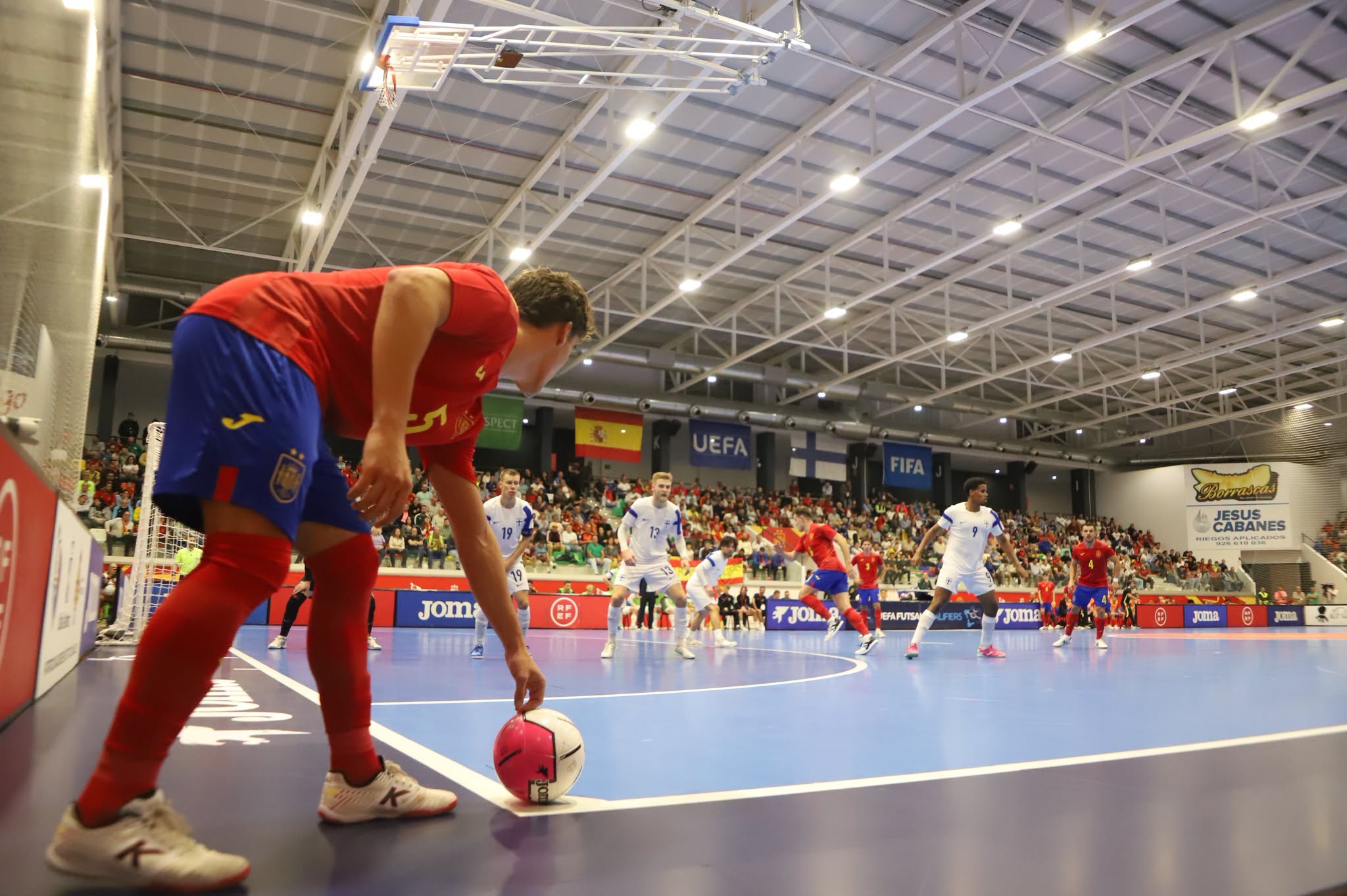 Triunfo Exigente de España sobre Finlandia en el Debut Oficial de la FIFA en el ‘Manzanares Arena’